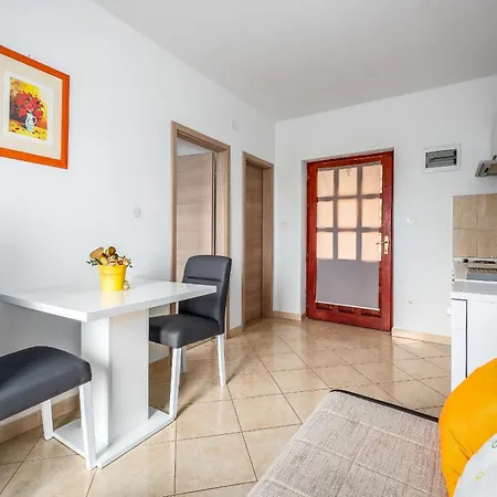 Apartman With A Swimming Pool Drenje, - 22992 *