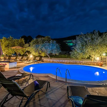 Appartement Family-friendly With Swimming Pool Drenje, - 22992 *